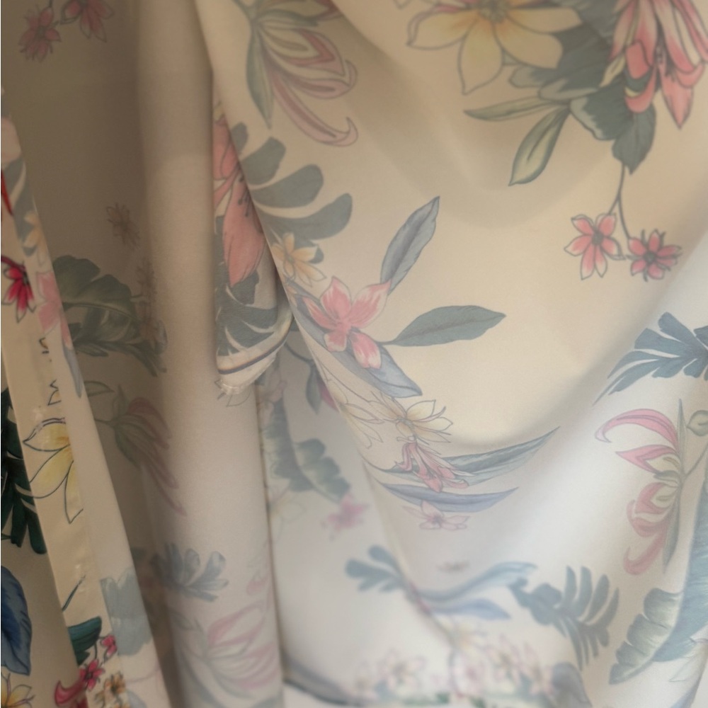 NYMPH Floral Print Dress - Cream/Pink.
Removable belt. Size L. (Fits like a 10) - Picture 12 of 15